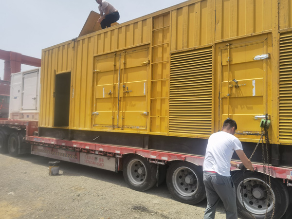 龙南除了负载情况和发动机维护，还有哪些因素会影响 200kw 柴油发电机的油耗？