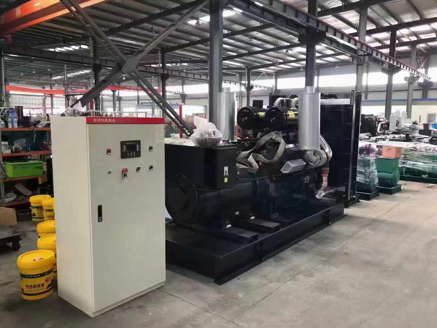 龙南柴油发电机运行时的噪音和振动水平如何？