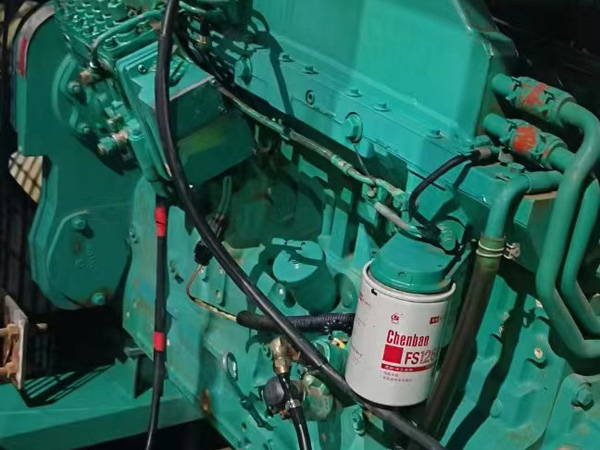 龙南如何确定新的发电机组控制系统是否与原系统兼容？